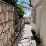 Burcu Residence, Magnificent Sea View, Cozy, Free Otopark, Free Wifi شقة *