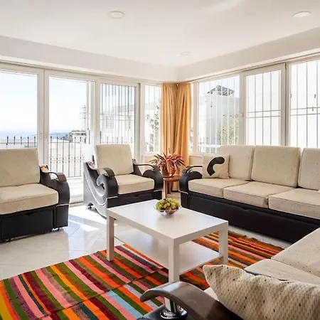 Burcu Residence, Magnificent Sea View, Cozy, Free Otopark, Free Wifi * ボドルム