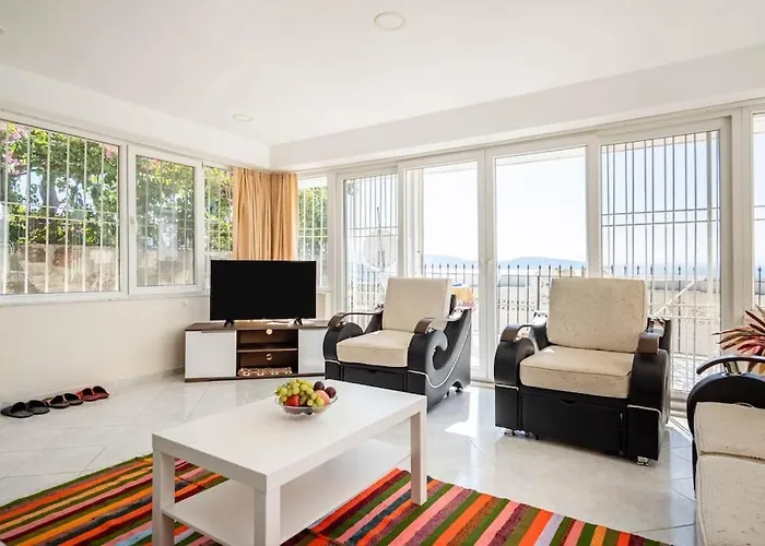 Daire Burcu Residence, Magnificent Sea View, Cozy, Free Otopark, Free Wifi Bodrum